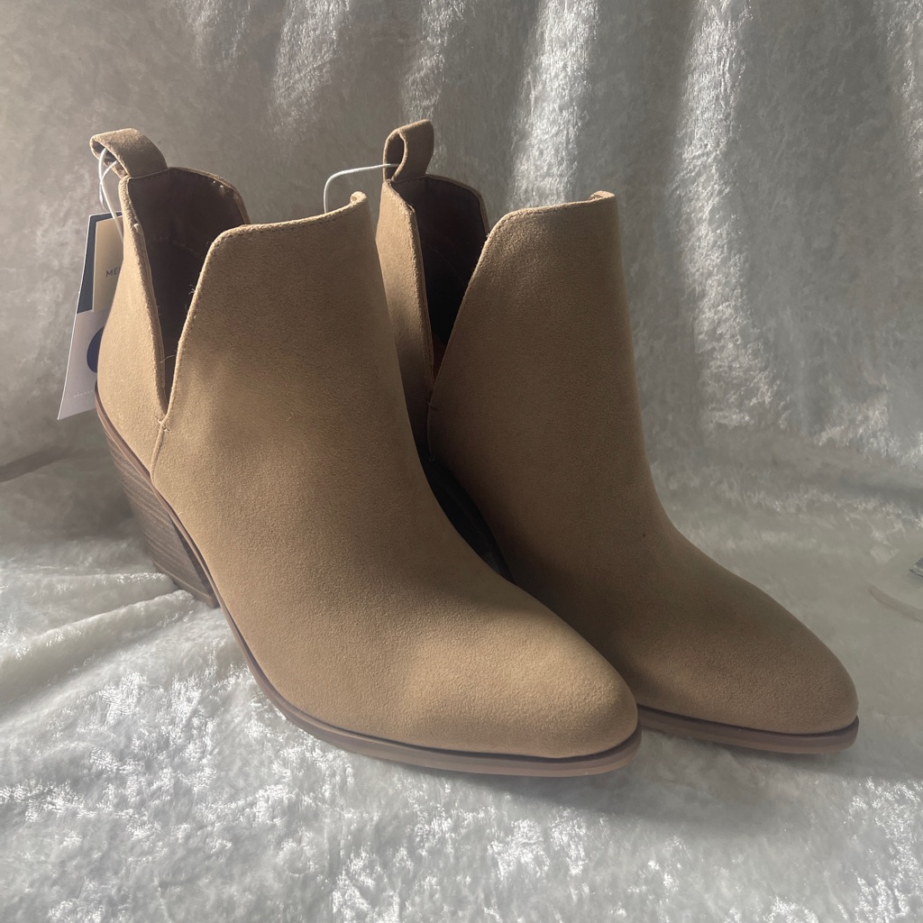 Brand New Womans Ankle Booties Brand New